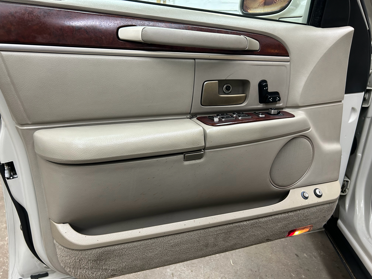 Lincoln Town Car Ultimate 2004