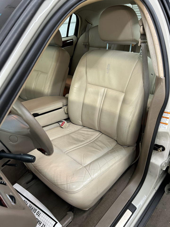 Lincoln Town Car Ultimate 2004