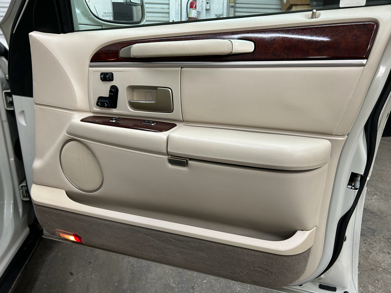 Lincoln Town Car Ultimate 2004