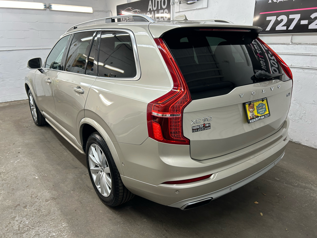 2016 Volvo XC90 T6 Momentum AWD photo 3