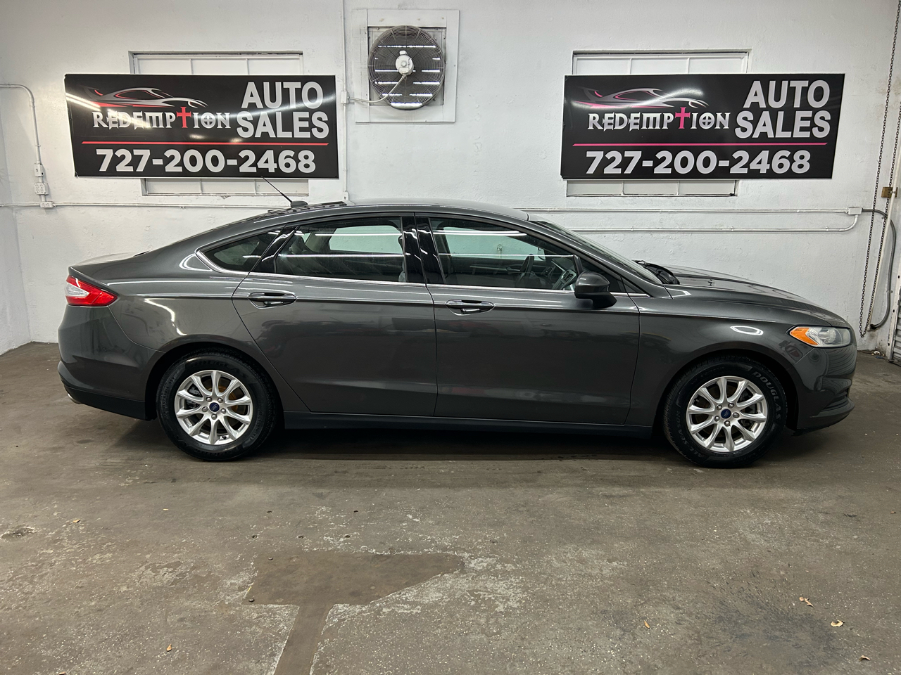 Ford Fusion S 2015