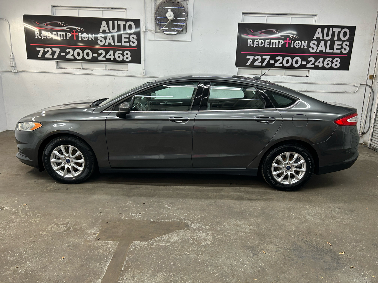 Ford Fusion S 2015