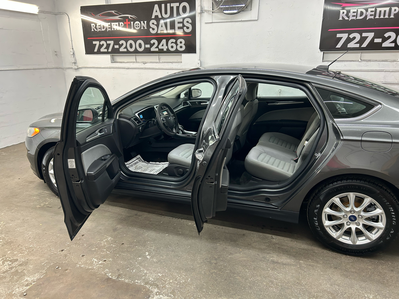 Ford Fusion S 2015