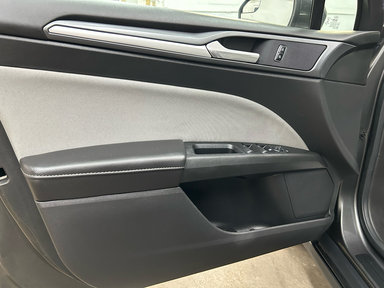 Ford Fusion S 2015