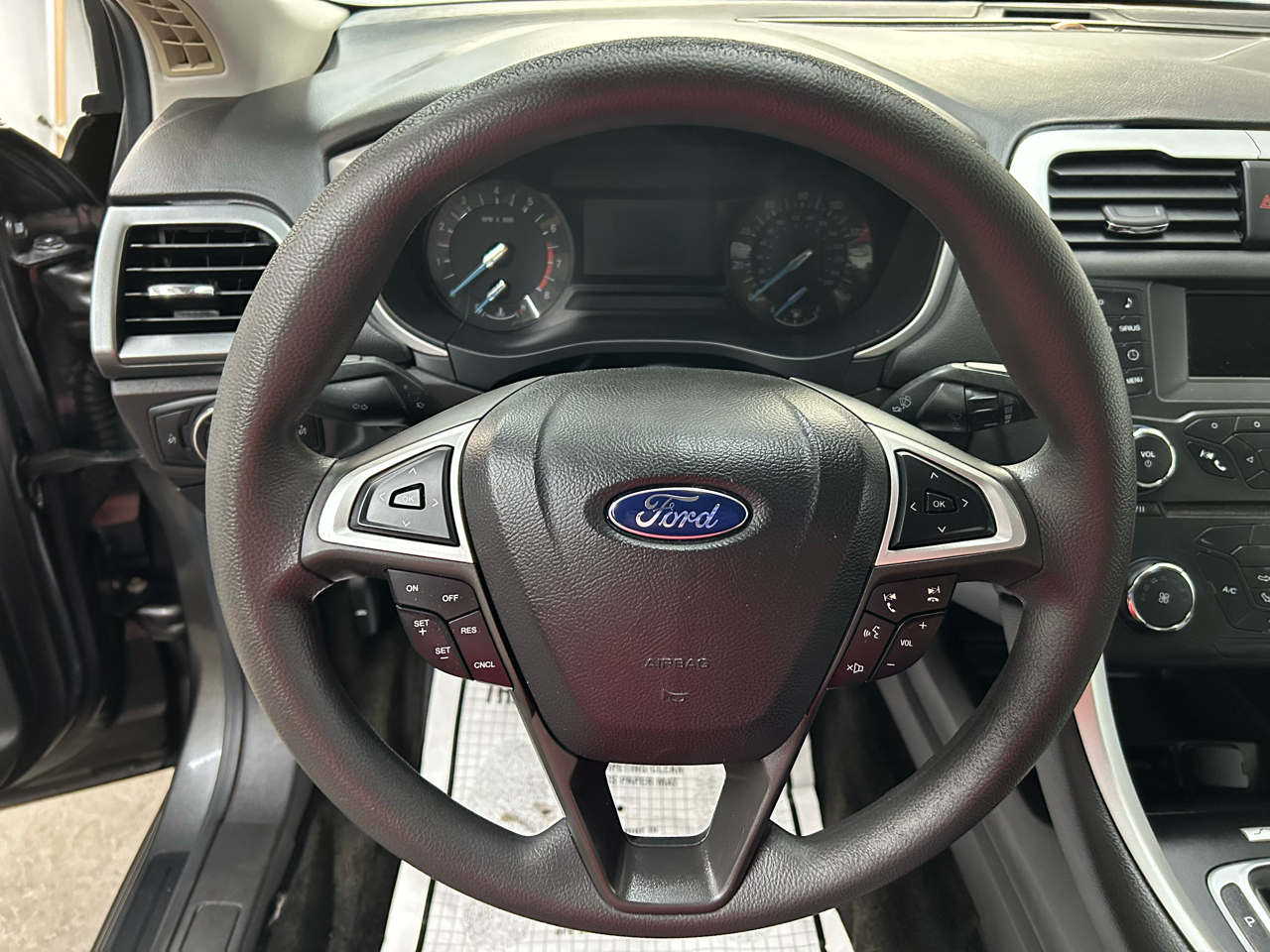 Ford Fusion S 2015