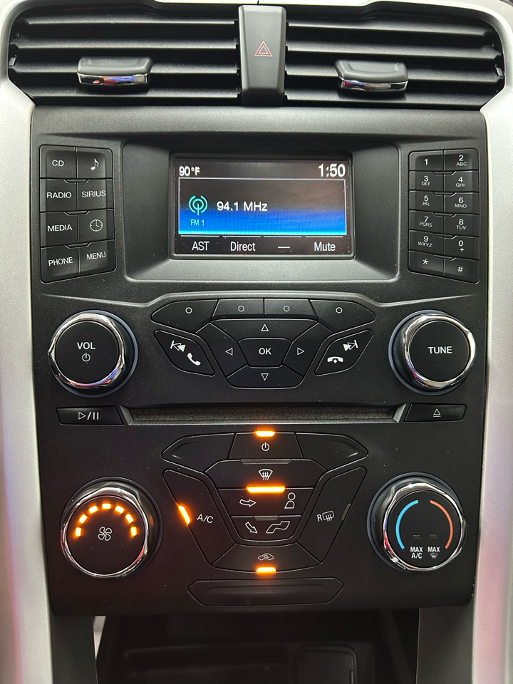 Ford Fusion S 2015