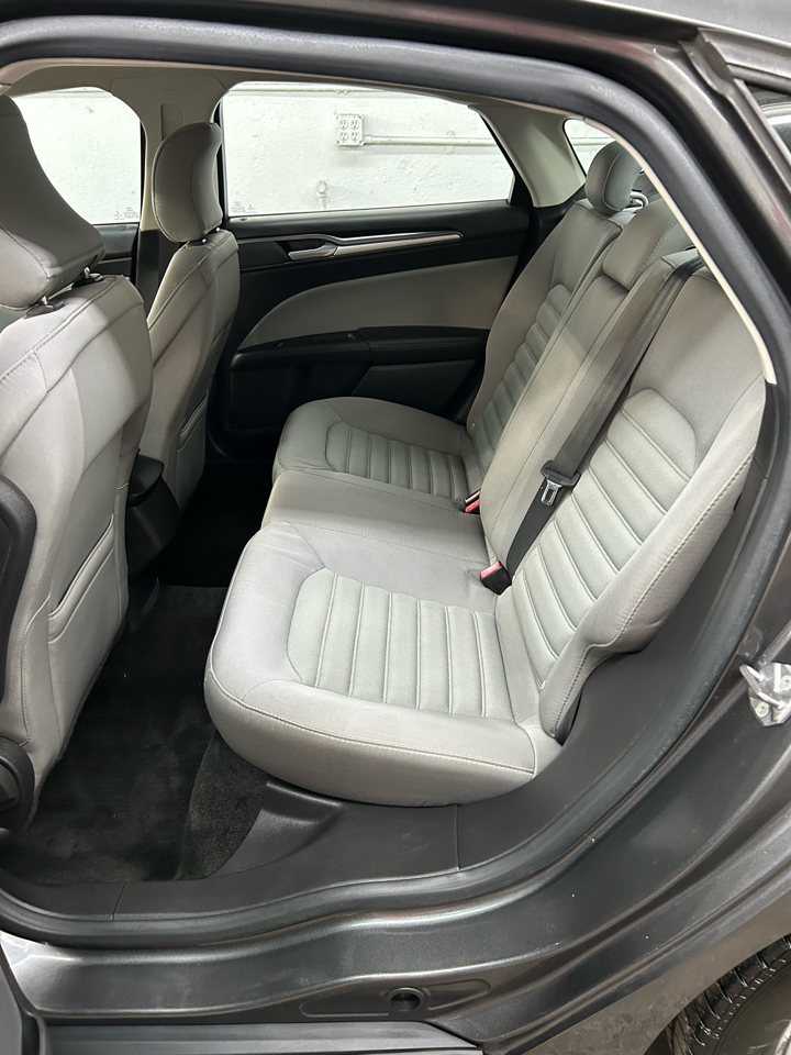 Ford Fusion S 2015