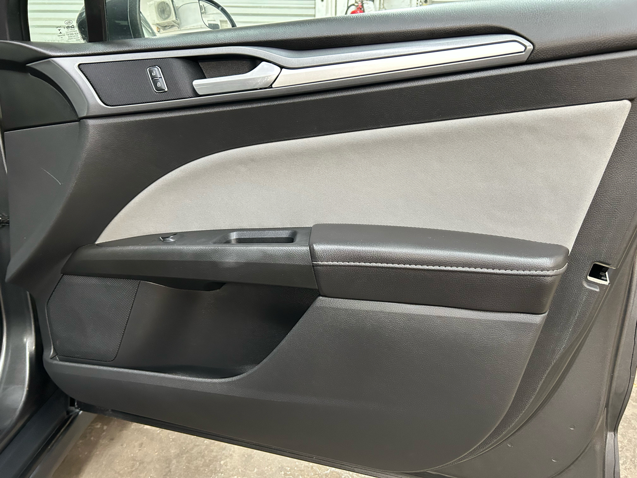 Ford Fusion S 2015