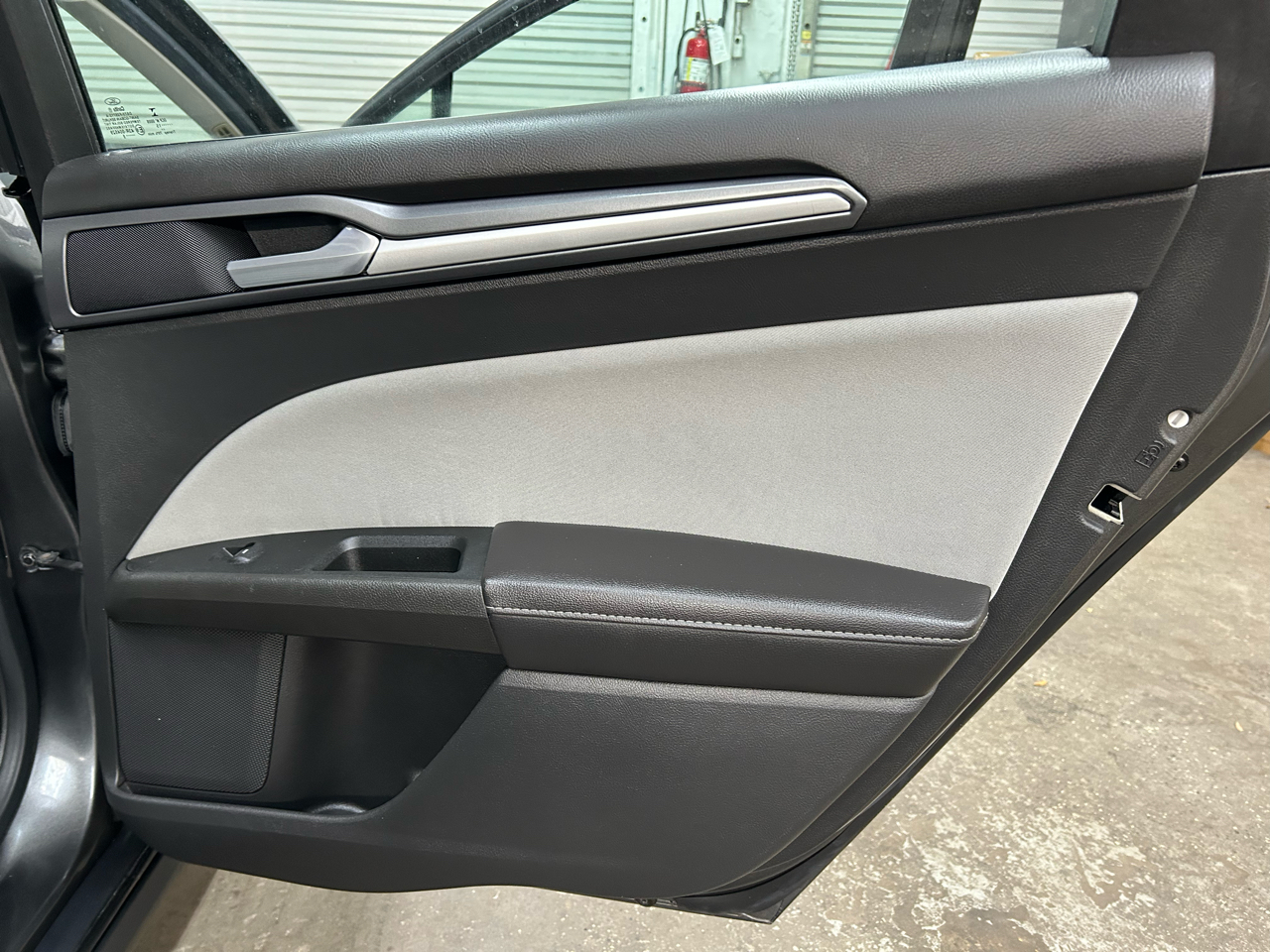 Ford Fusion S 2015