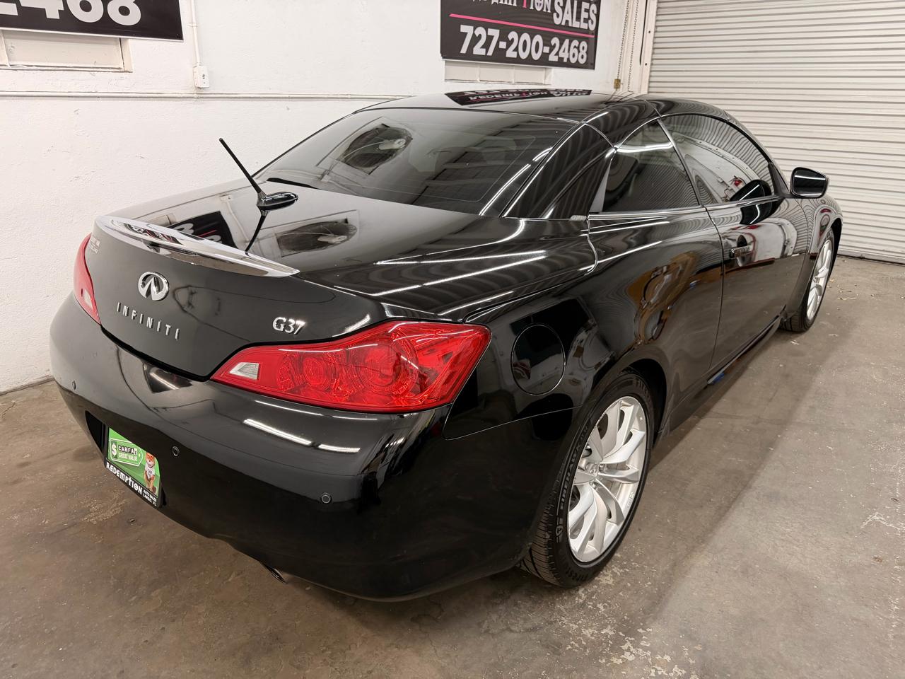 Infiniti G37 Convertible  2011