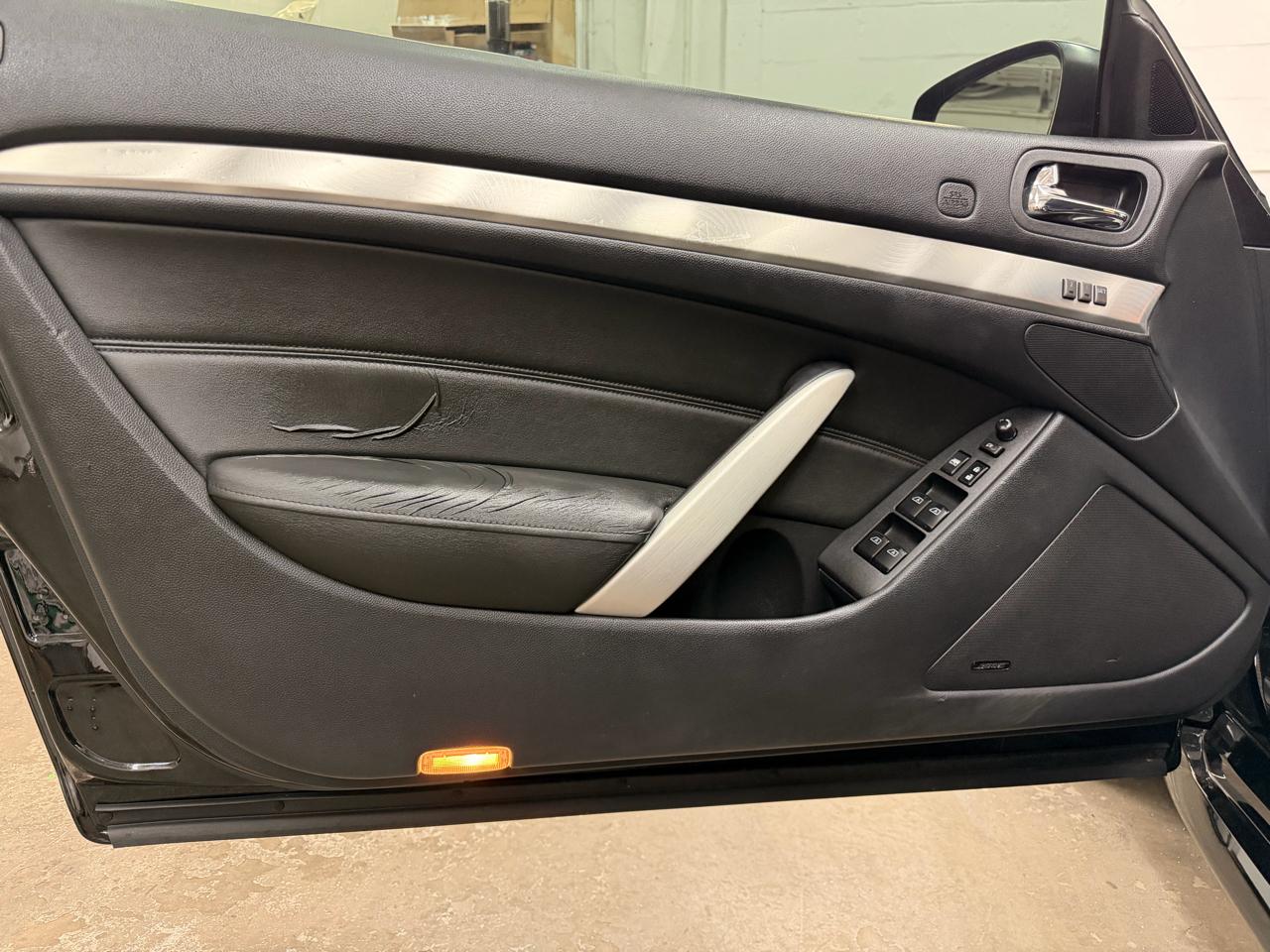 Infiniti G37 Convertible  2011