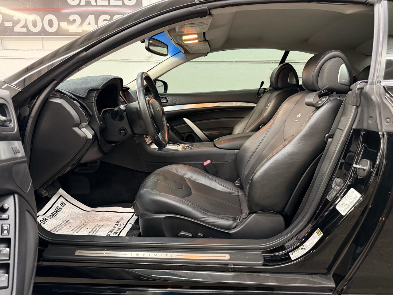 Infiniti G37 Convertible  2011