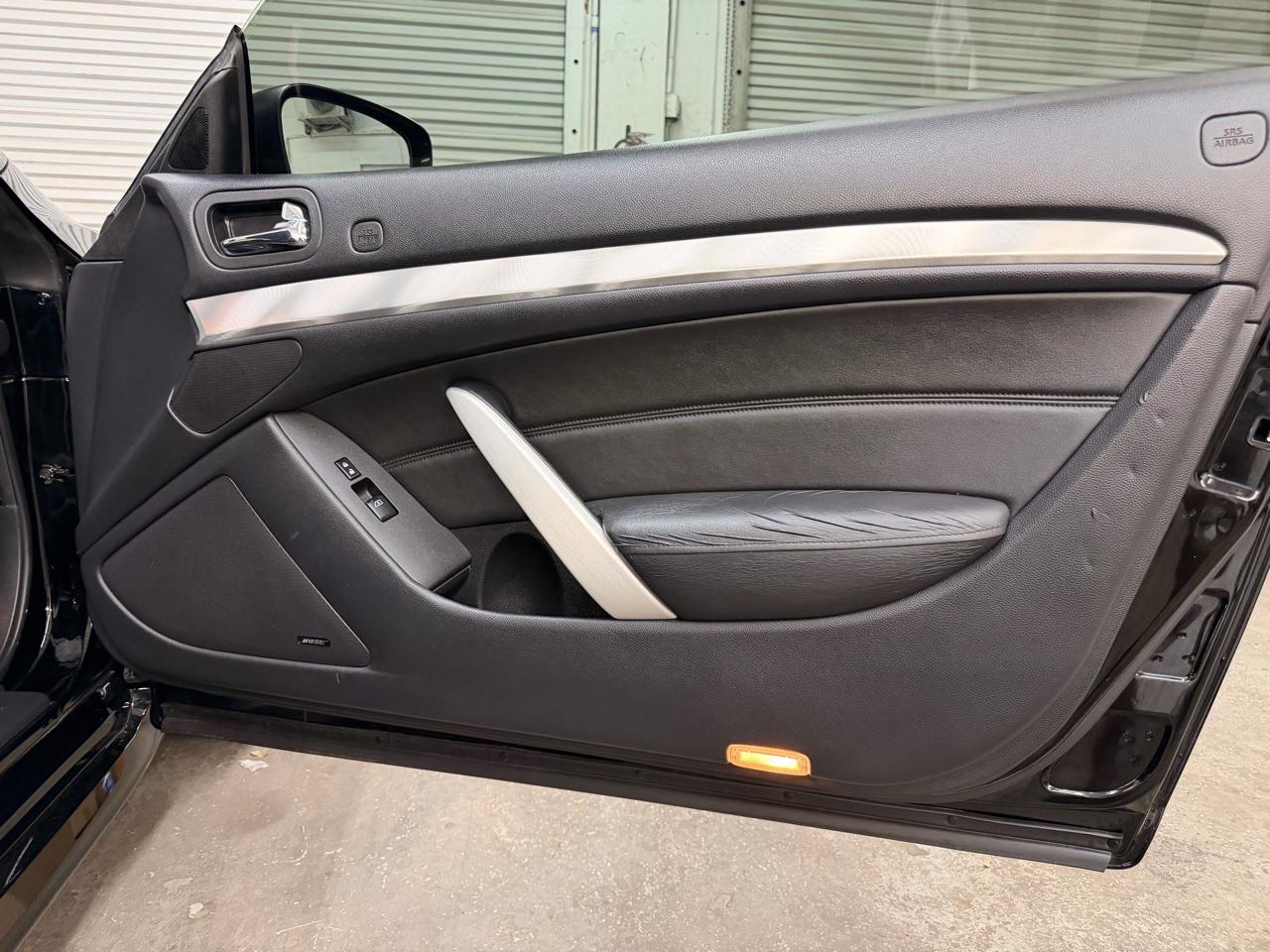 Infiniti G37 Convertible  2011
