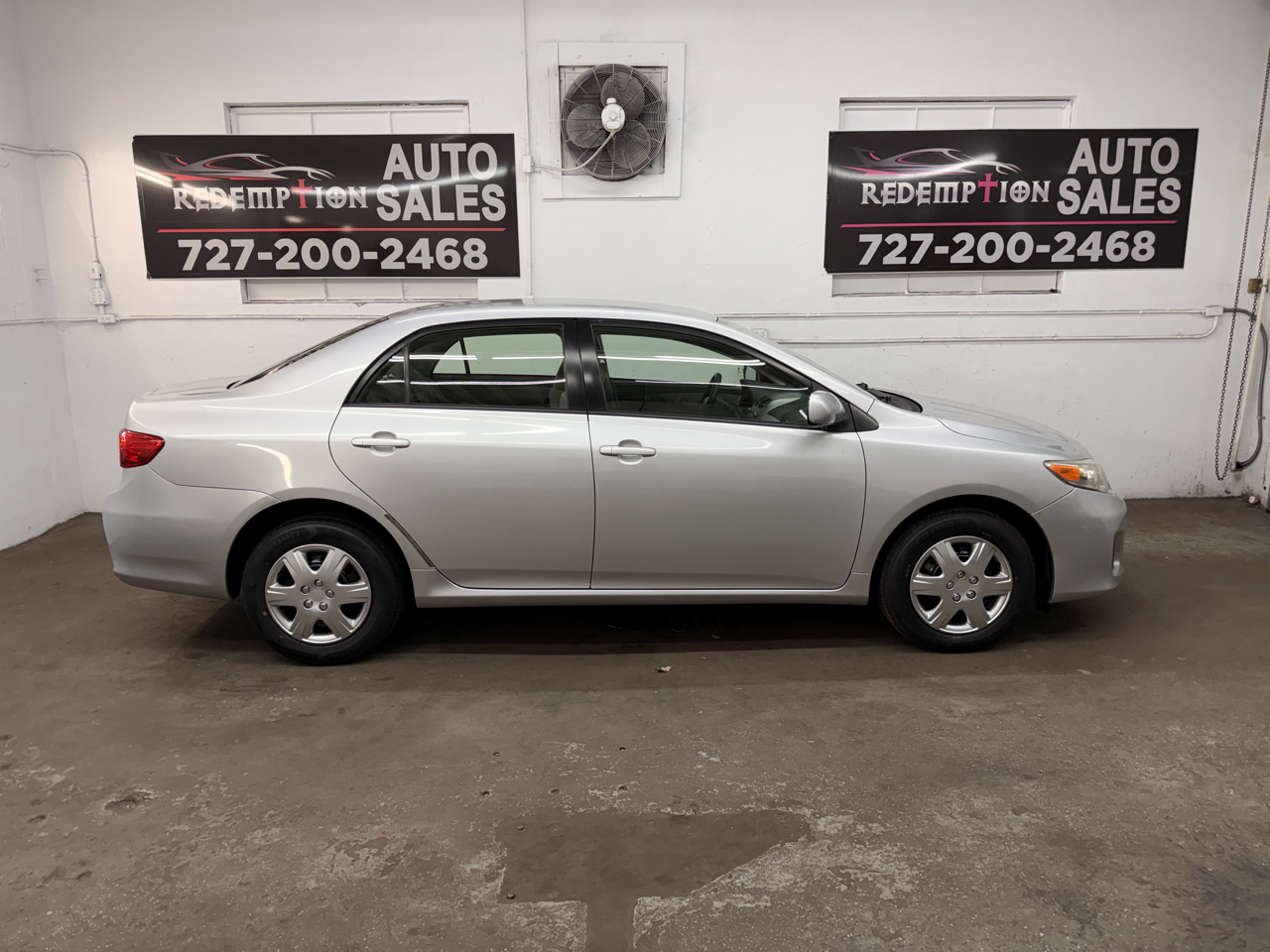 Toyota Corolla LE 4-Speed AT 2011