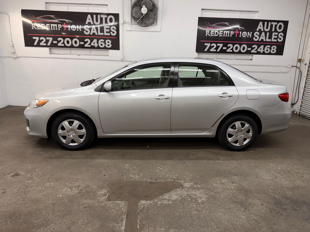 Toyota Corolla LE 4-Speed AT 2011