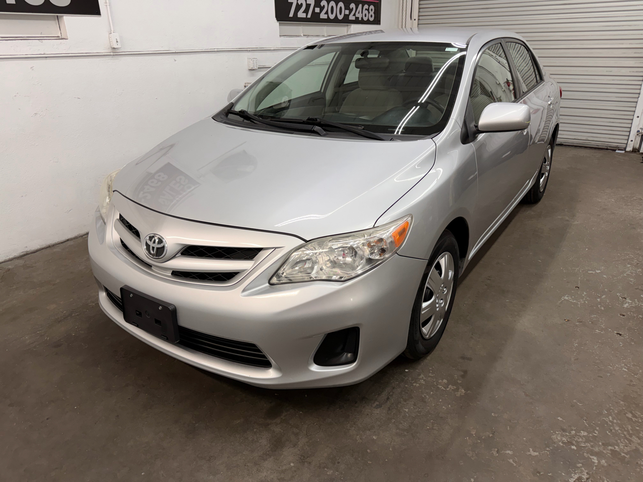 Toyota Corolla LE 4-Speed AT 2011