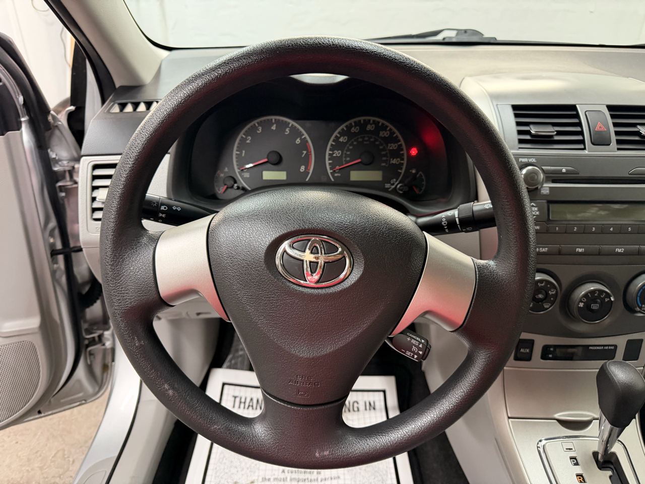 Toyota Corolla LE 4-Speed AT 2011