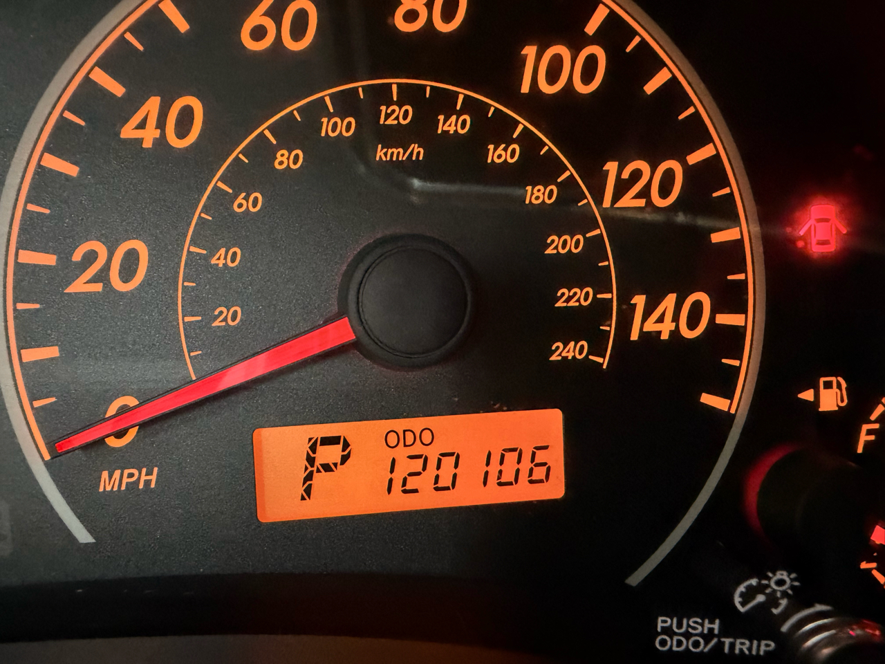 Toyota Corolla LE 4-Speed AT 2011