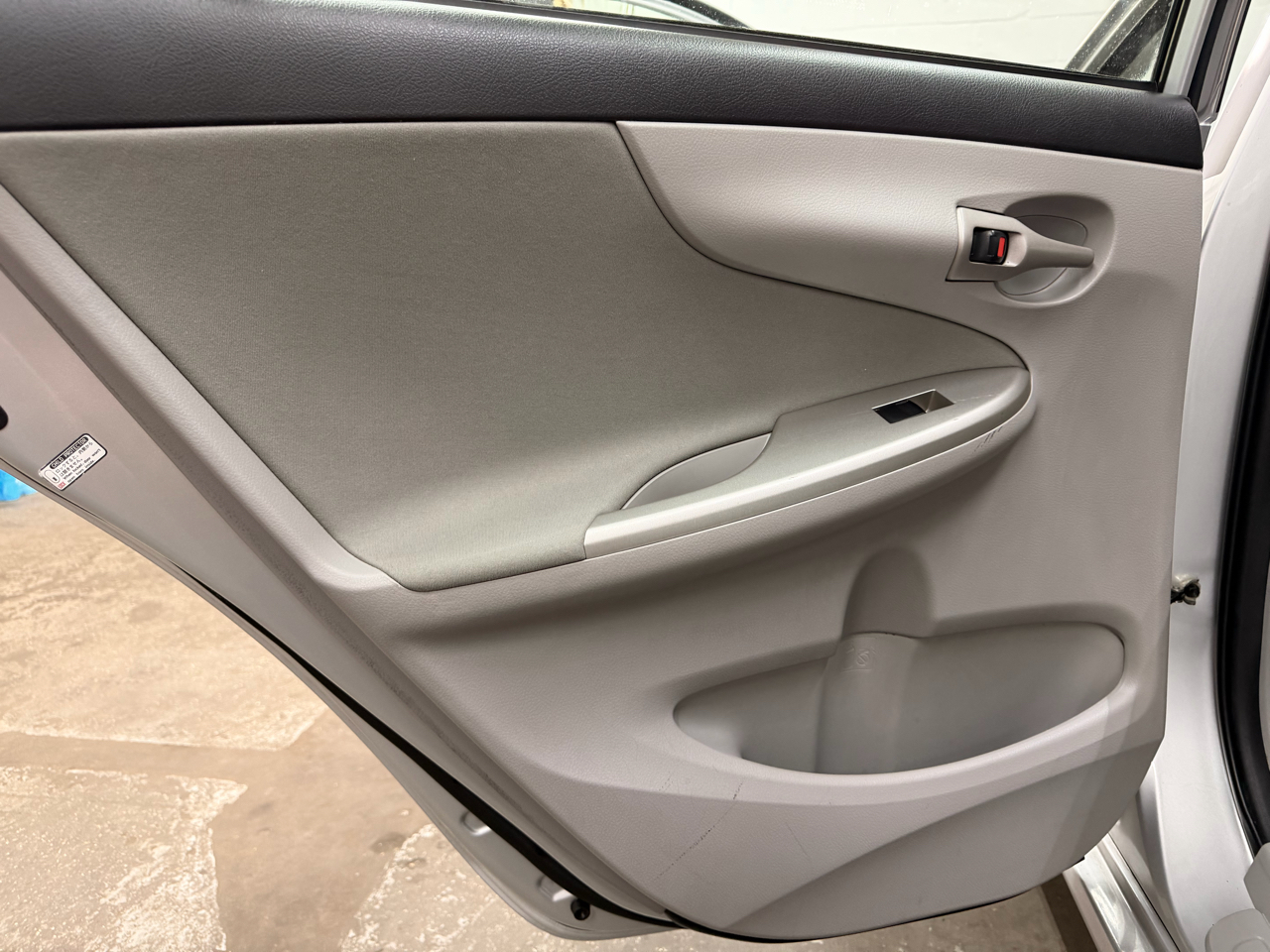 Toyota Corolla LE 4-Speed AT 2011