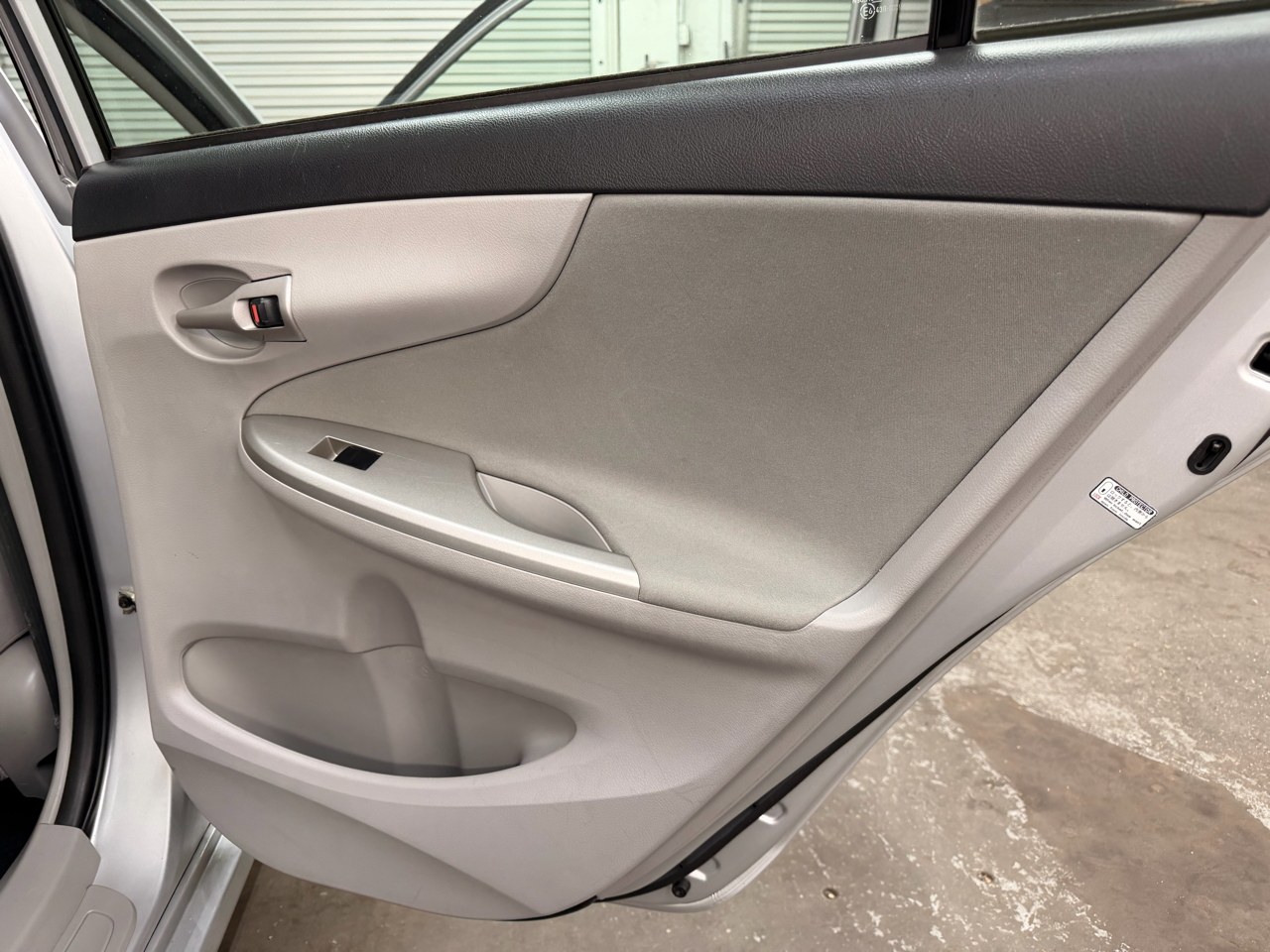 Toyota Corolla LE 4-Speed AT 2011