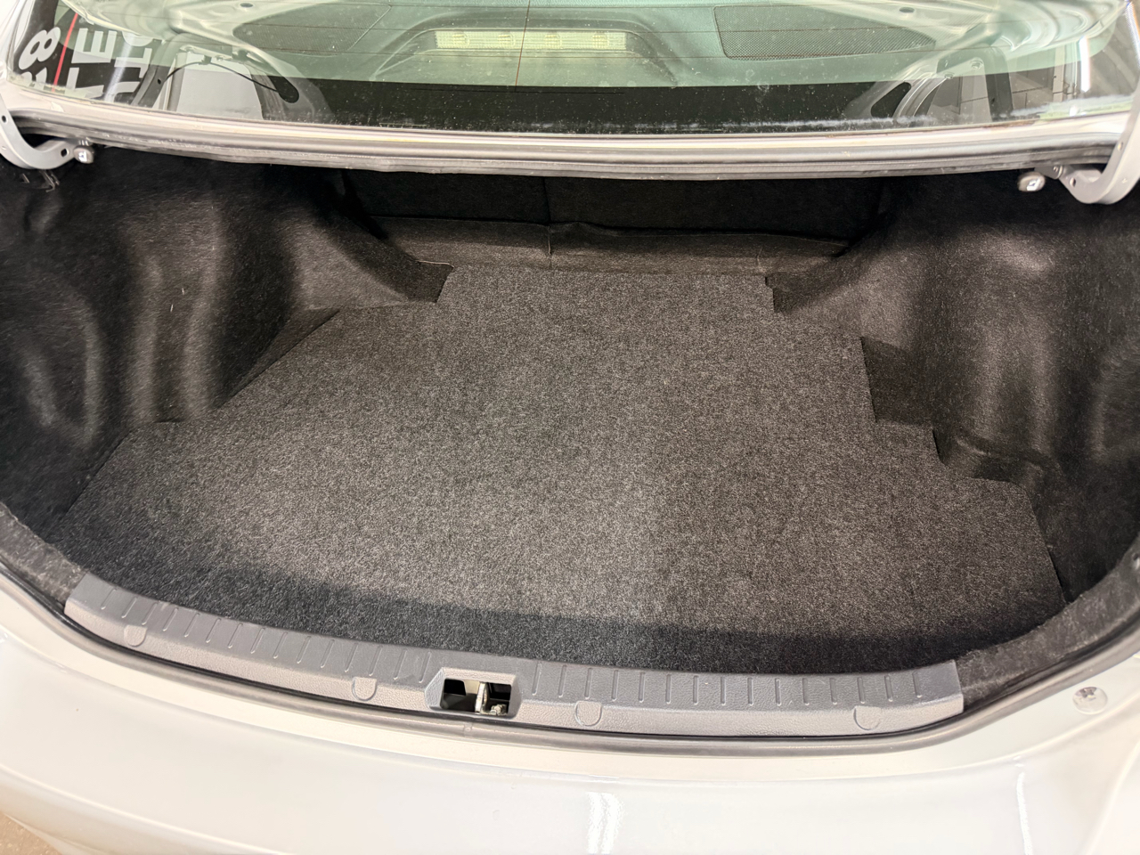 Toyota Corolla LE 4-Speed AT 2011