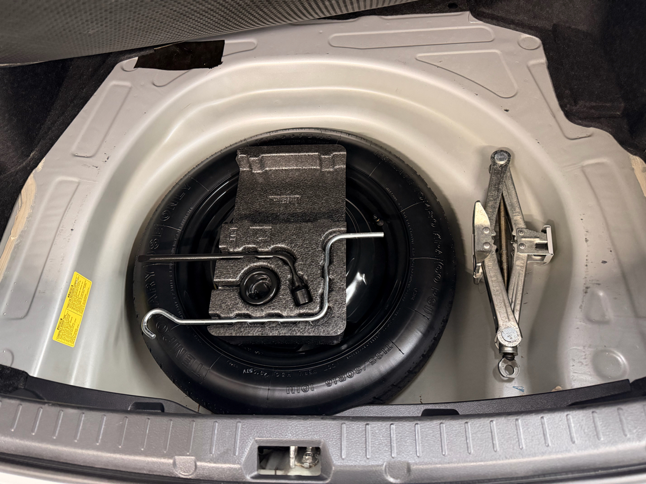 Toyota Corolla LE 4-Speed AT 2011