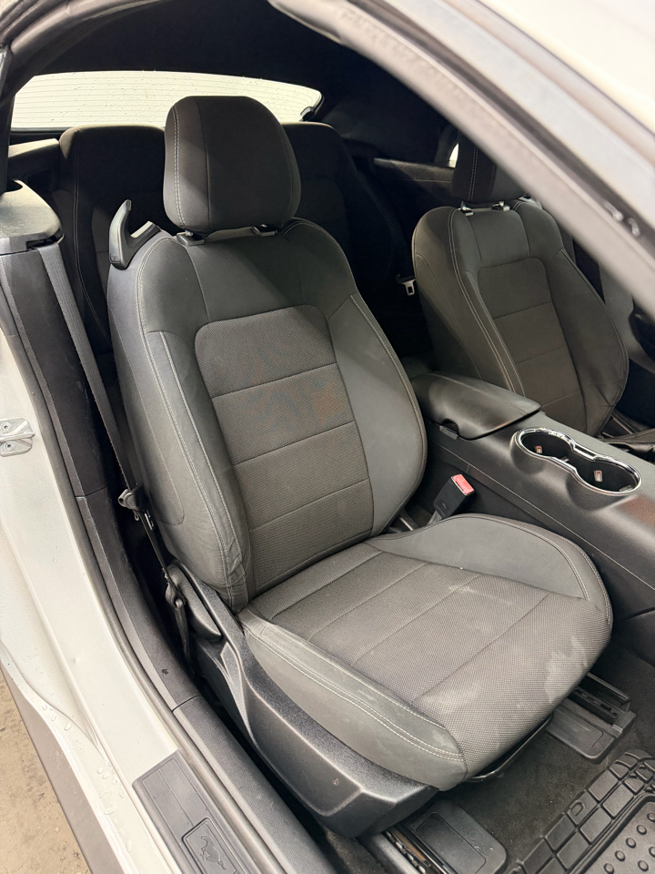 Ford Mustang V6 Convertible 2016