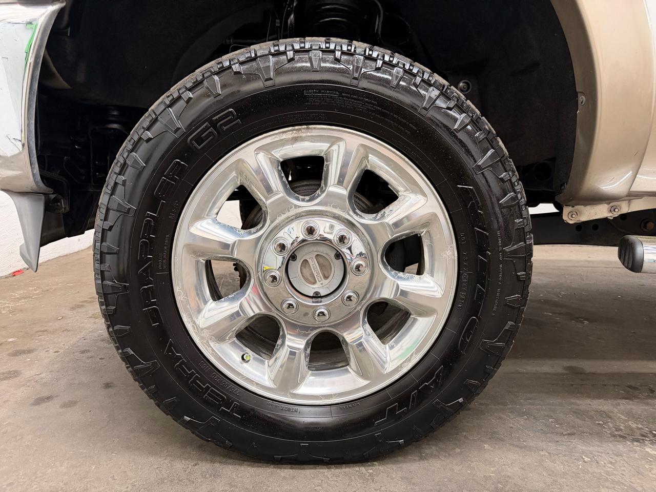 Ford F-350 SD Lariat Crew Cab 4WD 2011