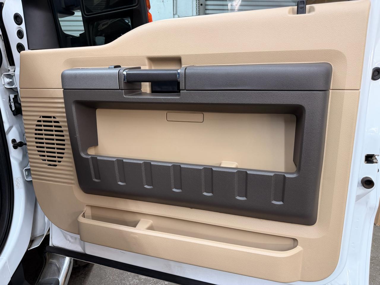 Ford F-350 SD Lariat Crew Cab 4WD 2011