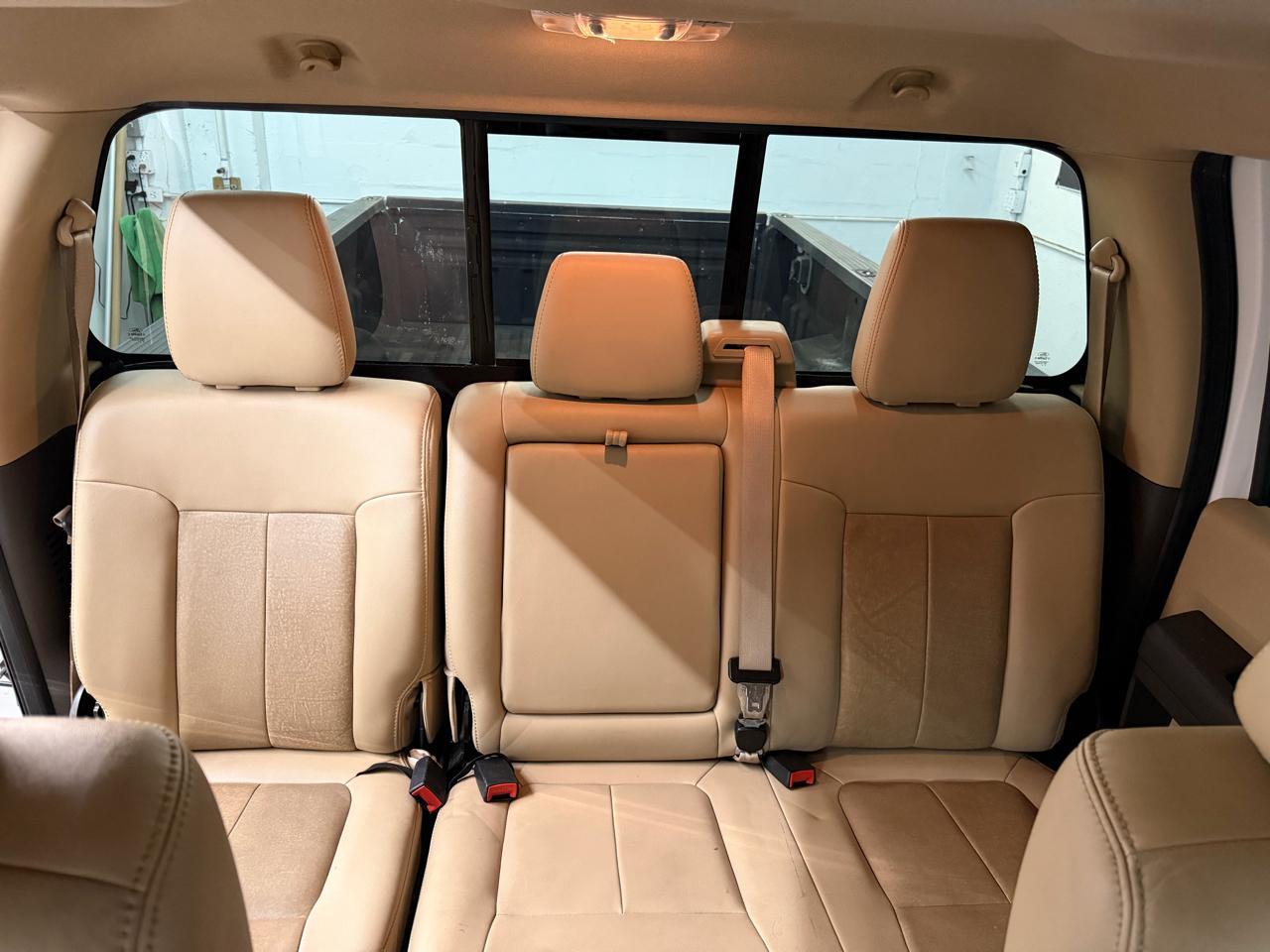 Ford F-350 SD Lariat Crew Cab 4WD 2011