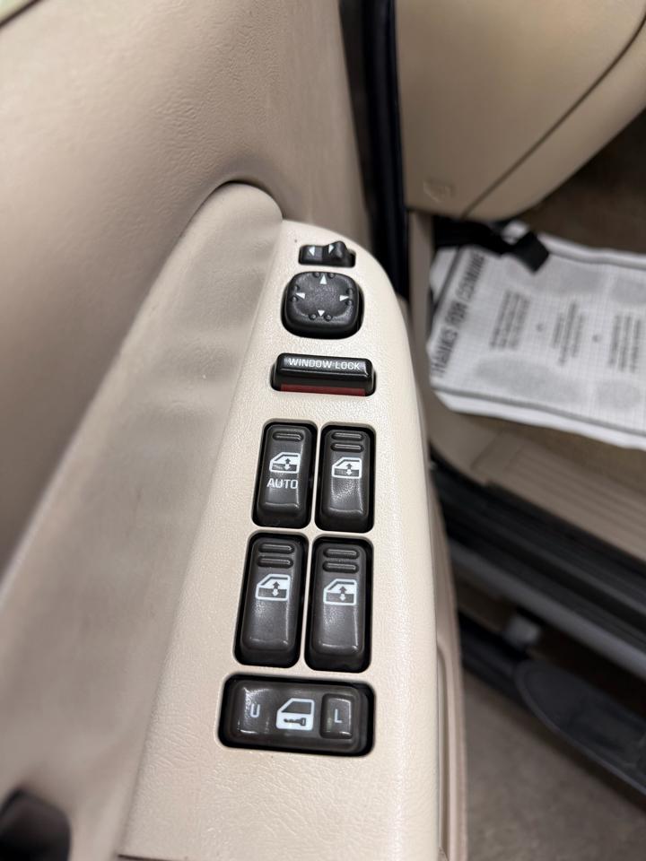 Chevrolet Suburban K1500 4WD 2001