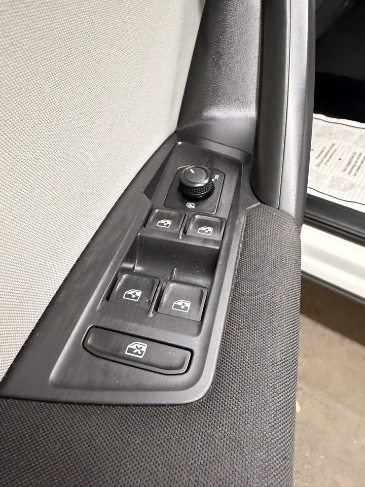 Volkswagen Tiguan S 2021