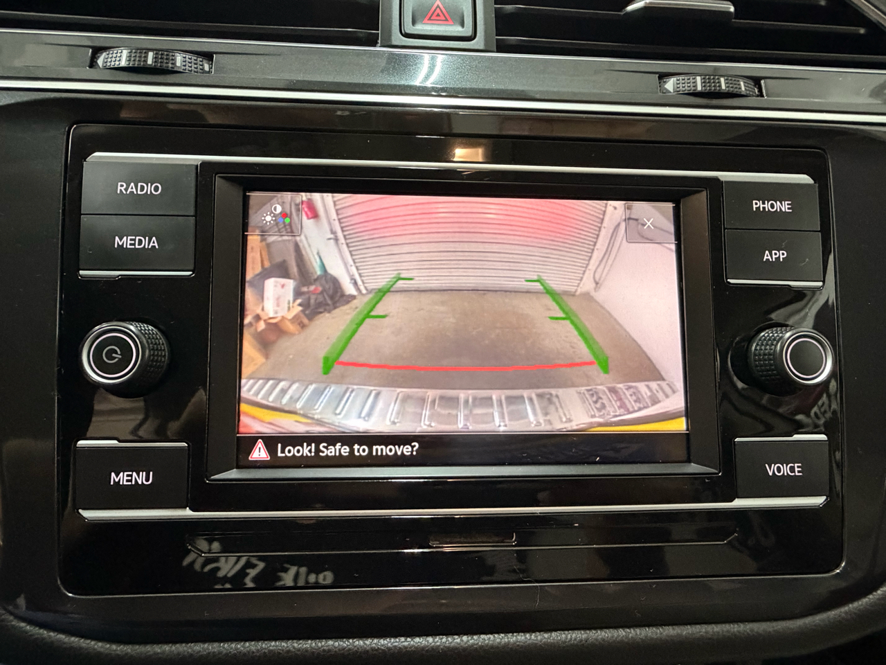 Volkswagen Tiguan S 2021