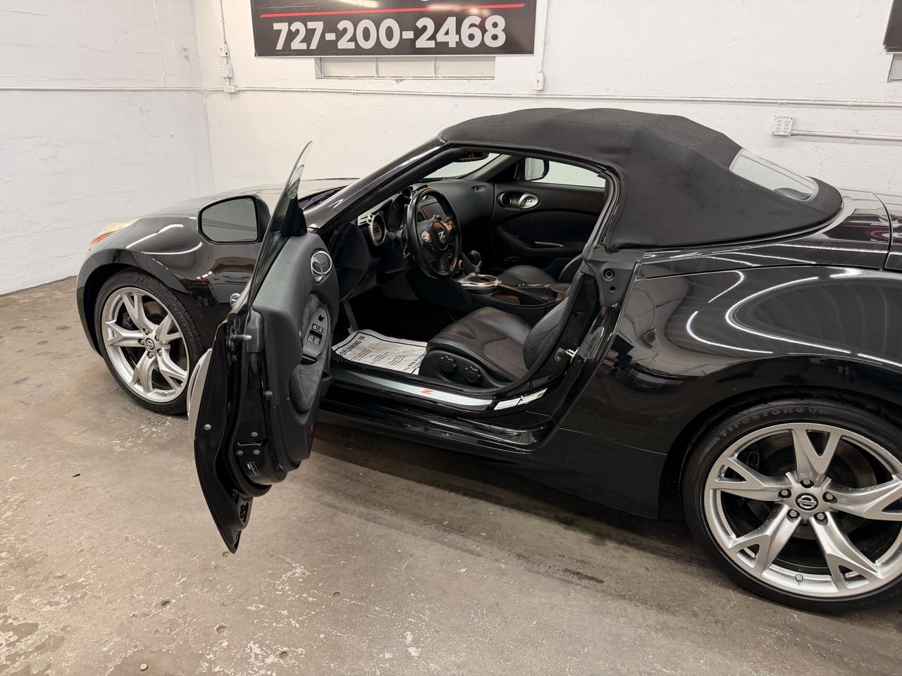 Nissan Z 370Z Touring Roadster 2012