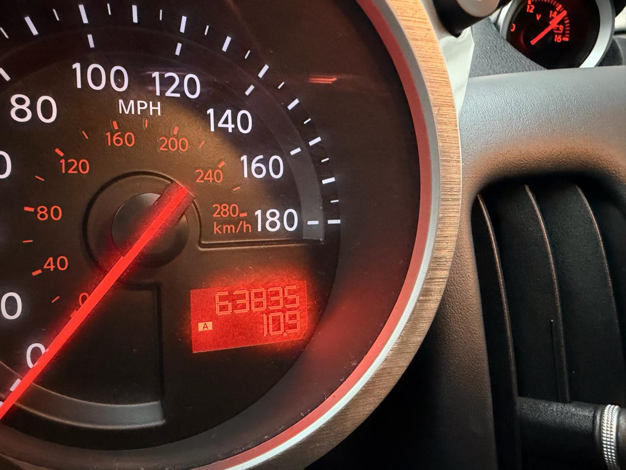 Nissan Z 370Z Touring Roadster 2012