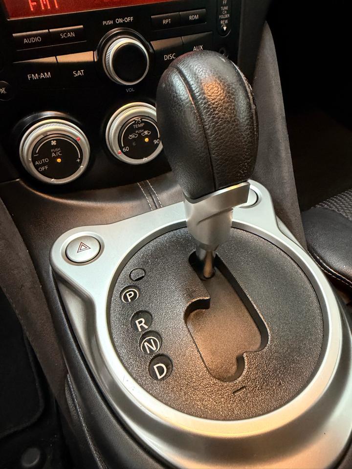 Nissan Z 370Z Touring Roadster 2012