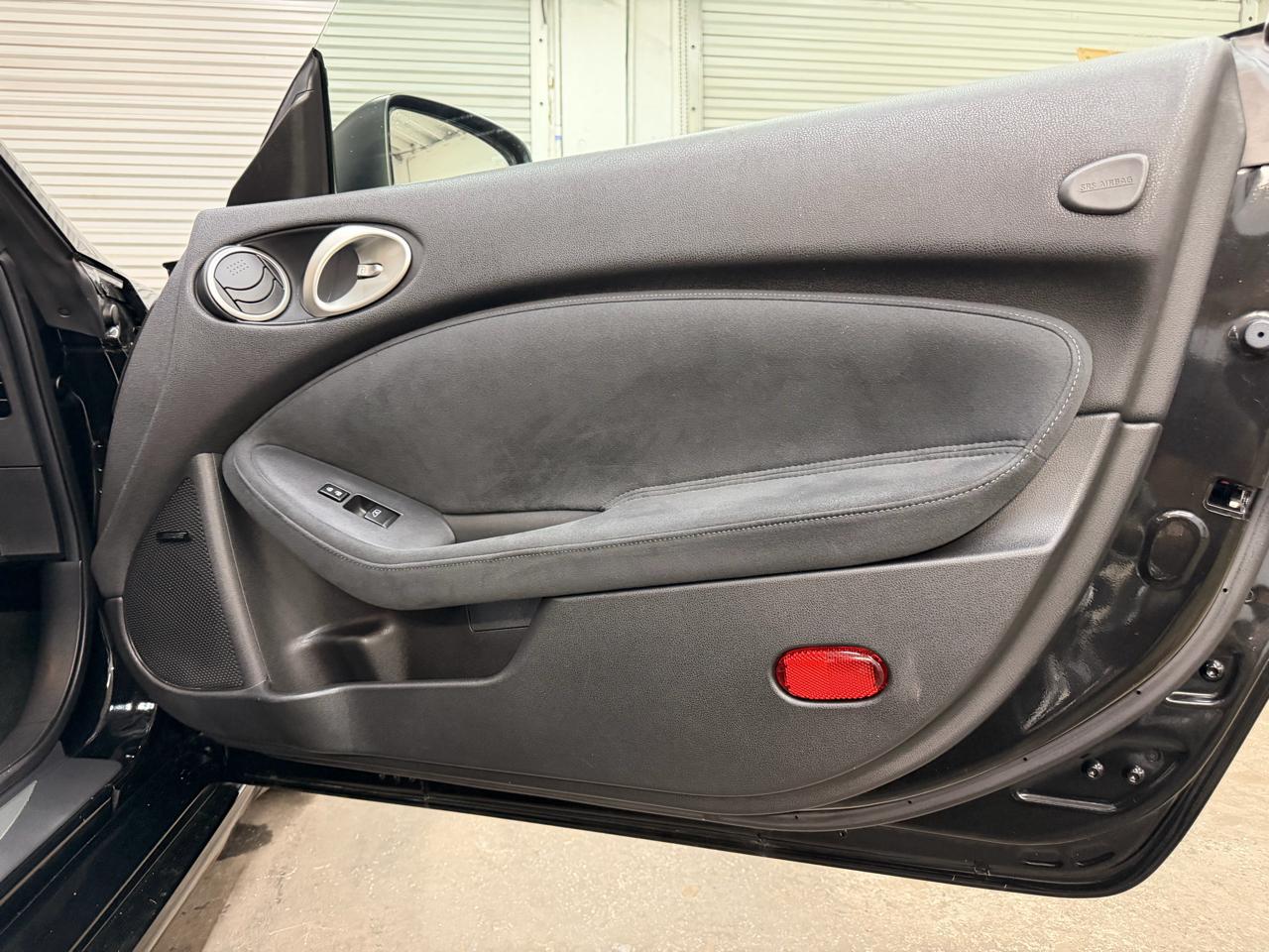 Nissan Z 370Z Touring Roadster 2012