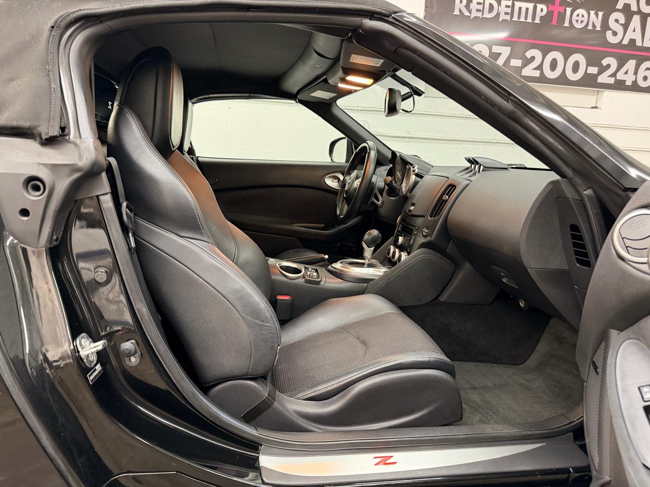 Nissan Z 370Z Touring Roadster 2012