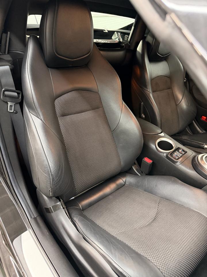 Nissan Z 370Z Touring Roadster 2012