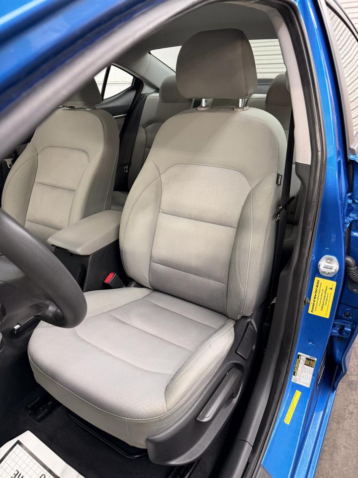 Hyundai Elantra Value Edition 6A 2017