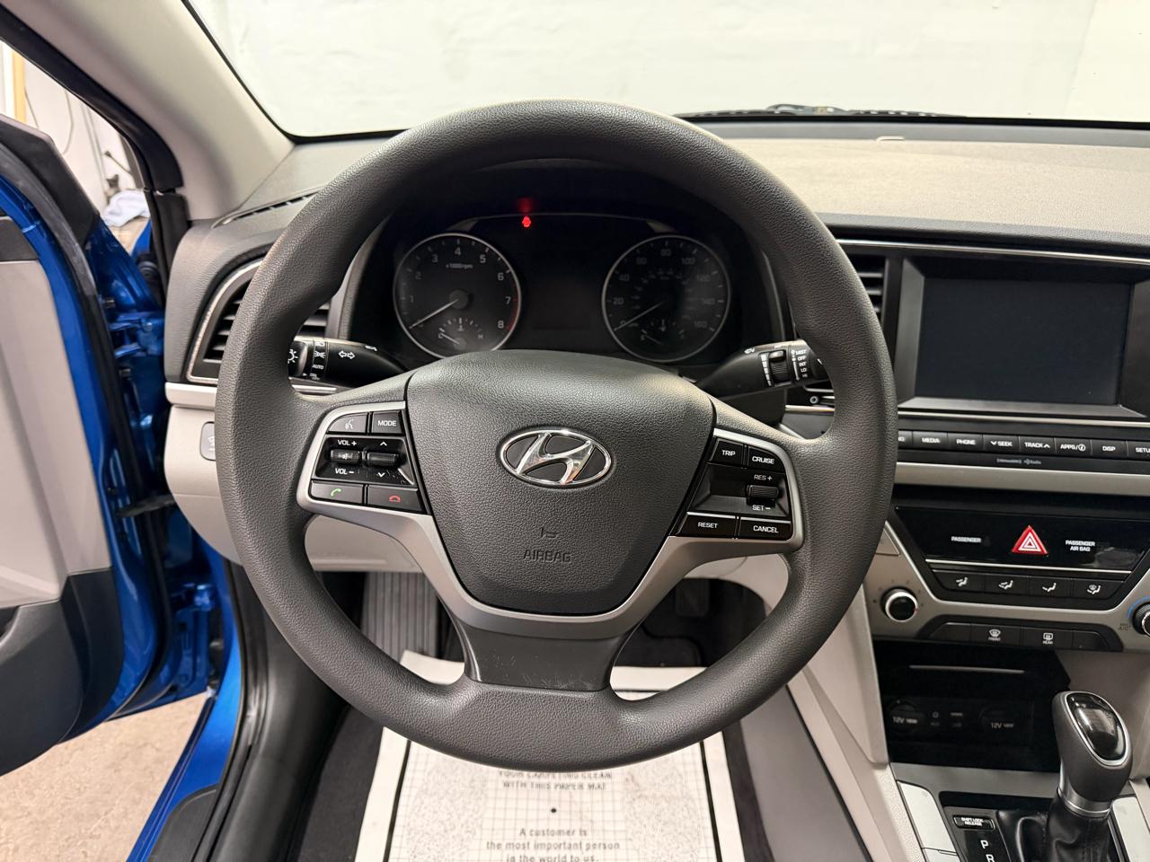 Hyundai Elantra Value Edition 6A 2017