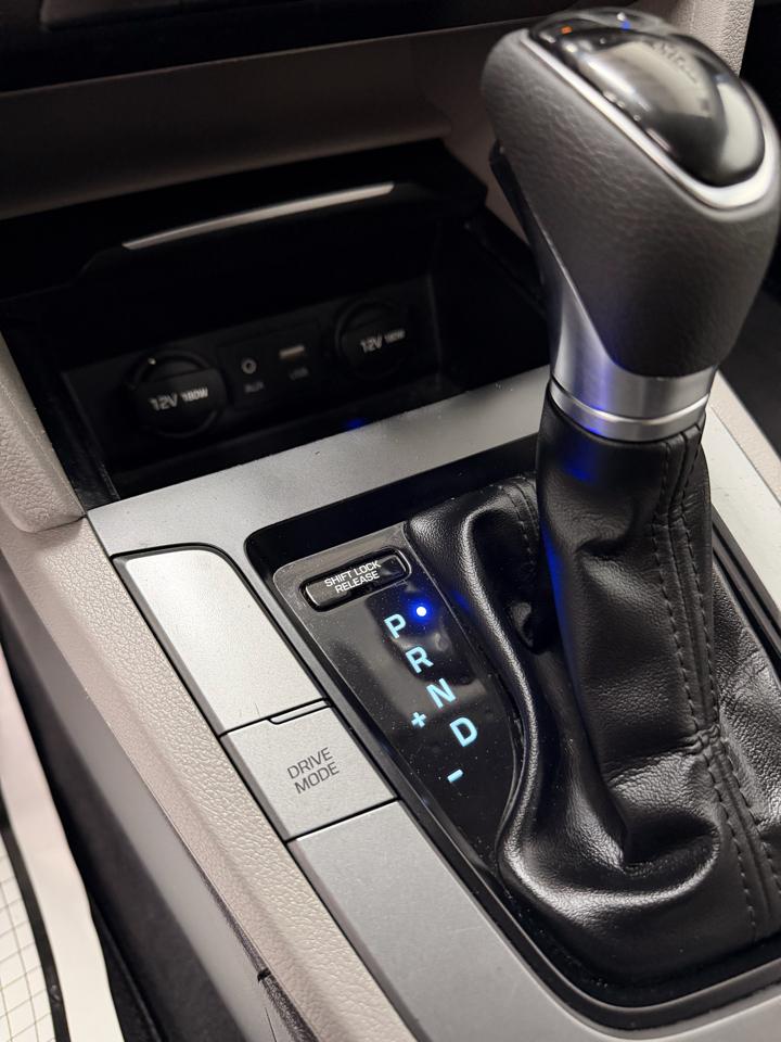 Hyundai Elantra Value Edition 6A 2017