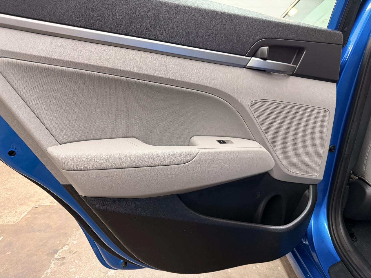 Hyundai Elantra Value Edition 6A 2017