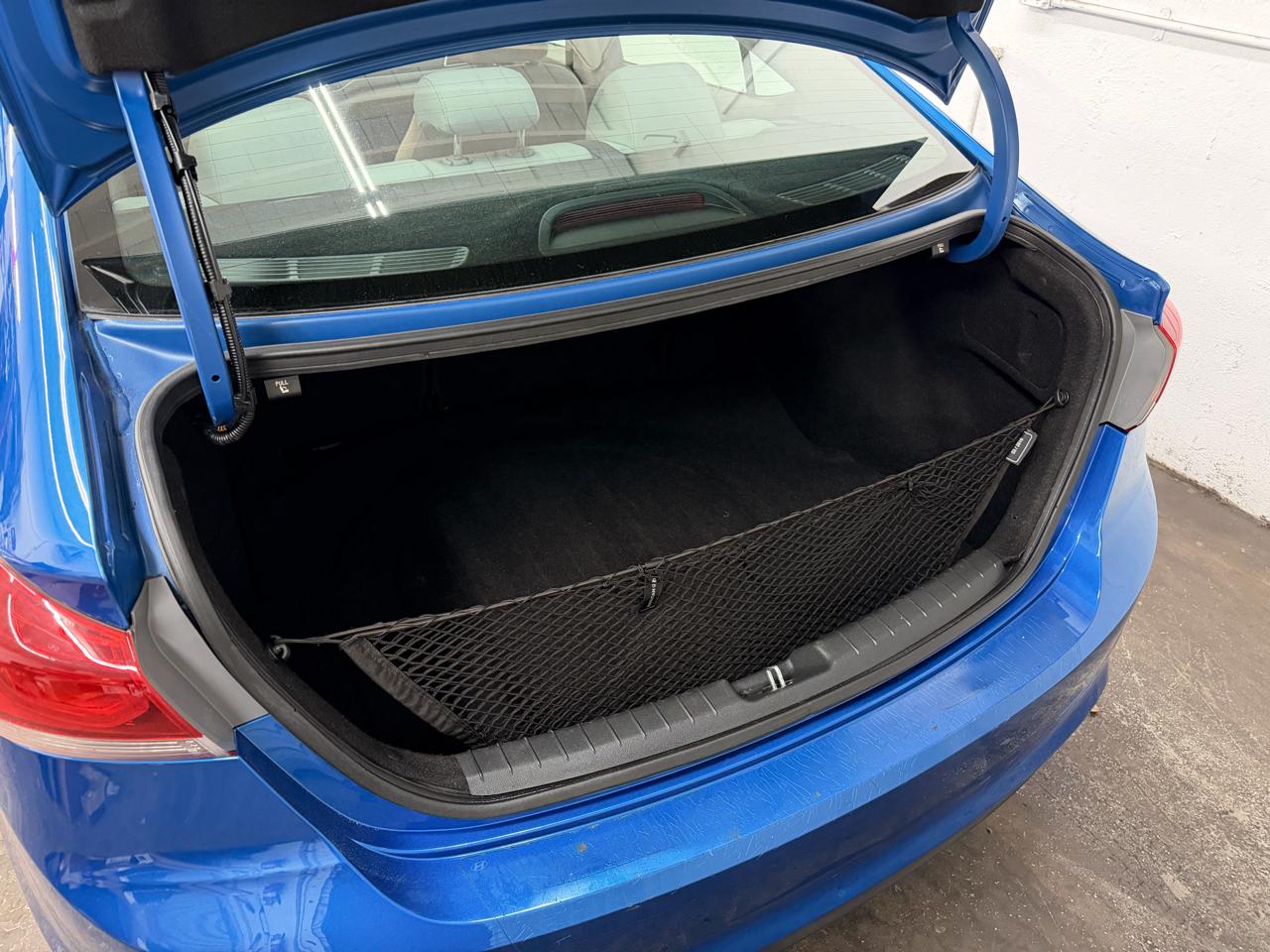 Hyundai Elantra Value Edition 6A 2017