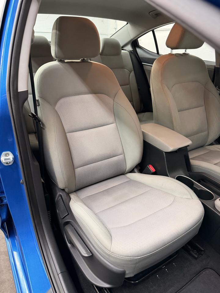 Hyundai Elantra Value Edition 6A 2017