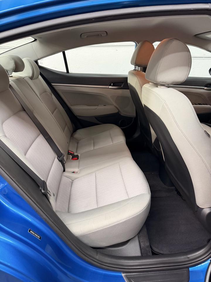 Hyundai Elantra Value Edition 6A 2017