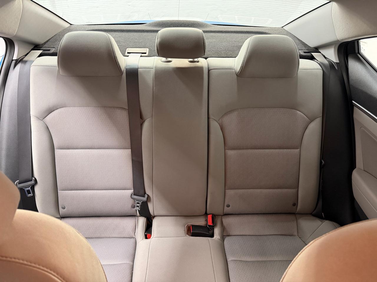 Hyundai Elantra Value Edition 6A 2017