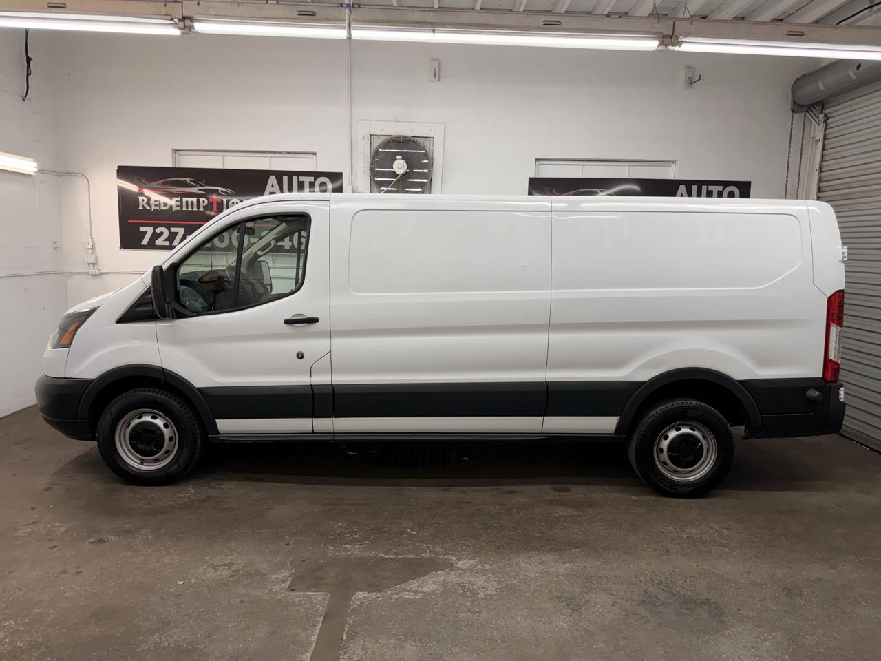 Ford Transit 250 Van Low Roof w/Sliding Pass. 148-in. WB 2015