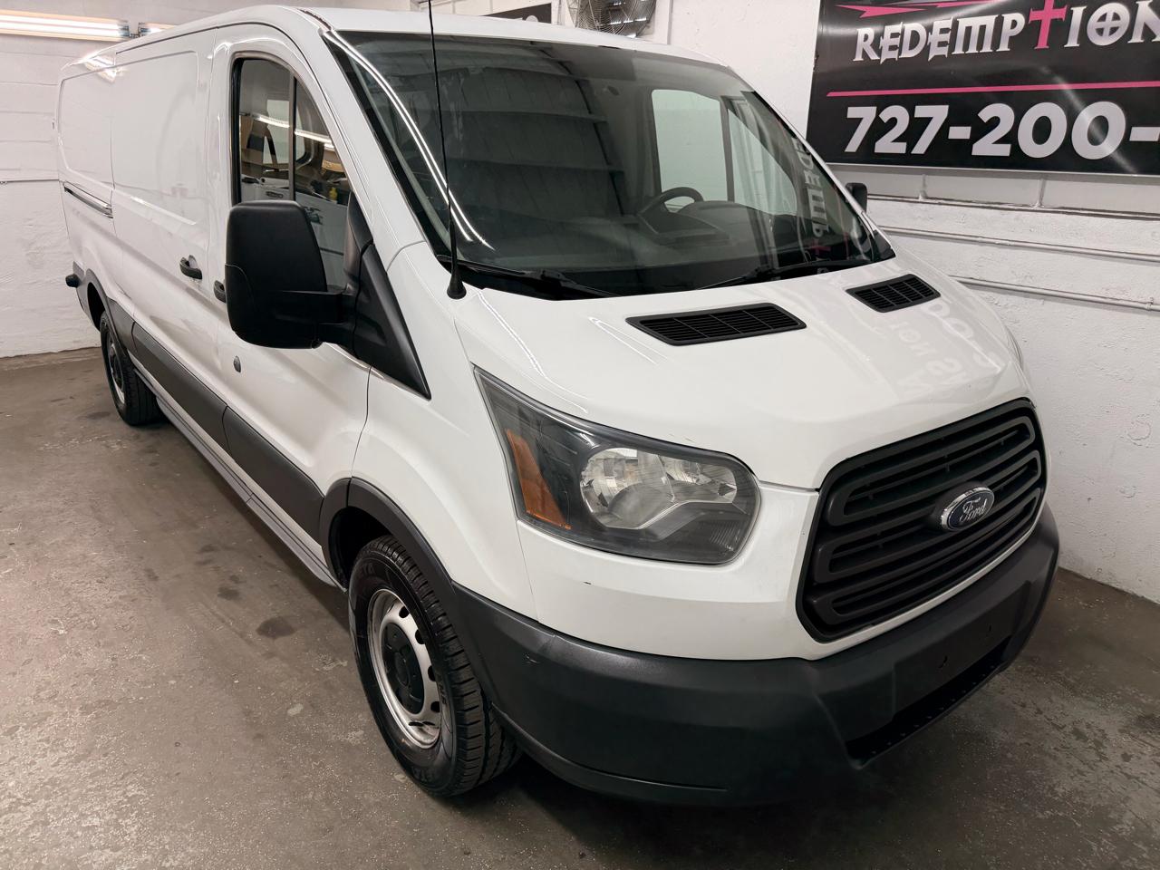 Ford Transit 250 Van Low Roof w/Sliding Pass. 148-in. WB 2015