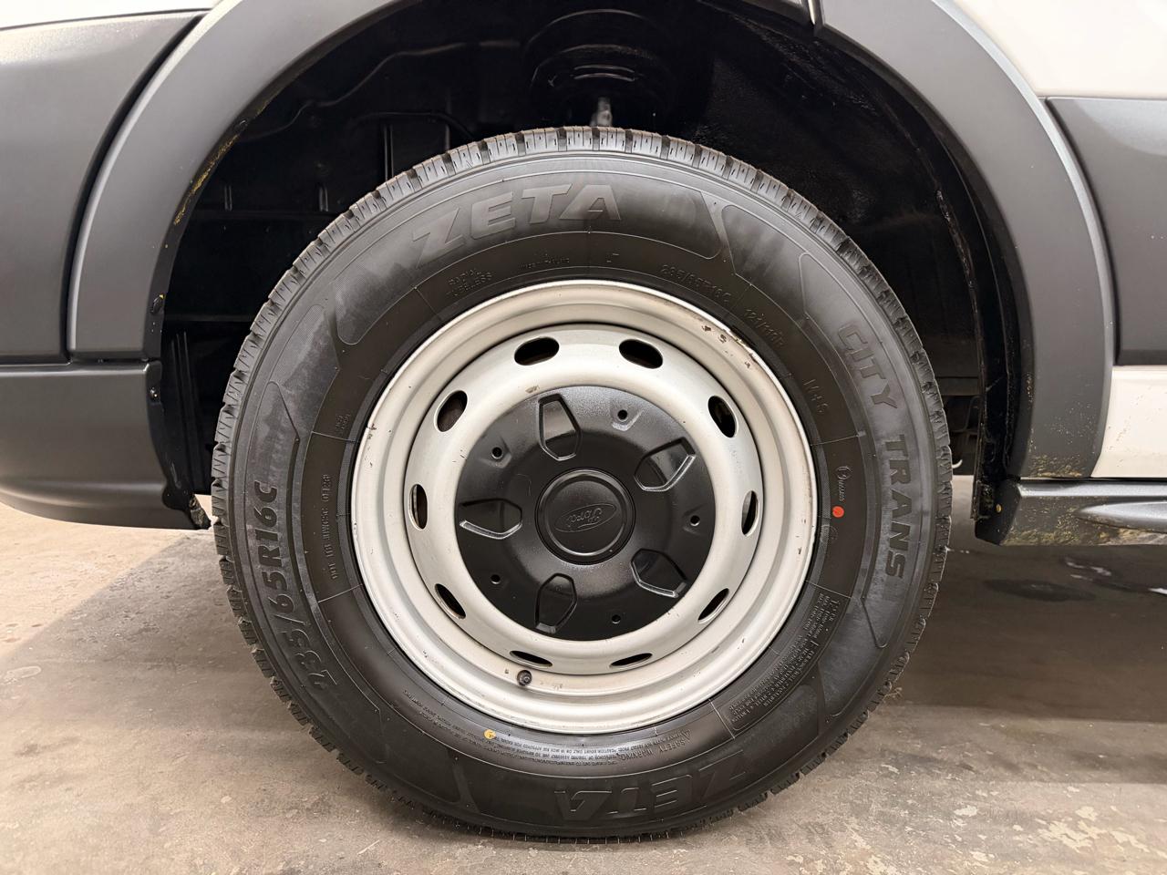 Ford Transit 250 Van Low Roof w/Sliding Pass. 148-in. WB 2015